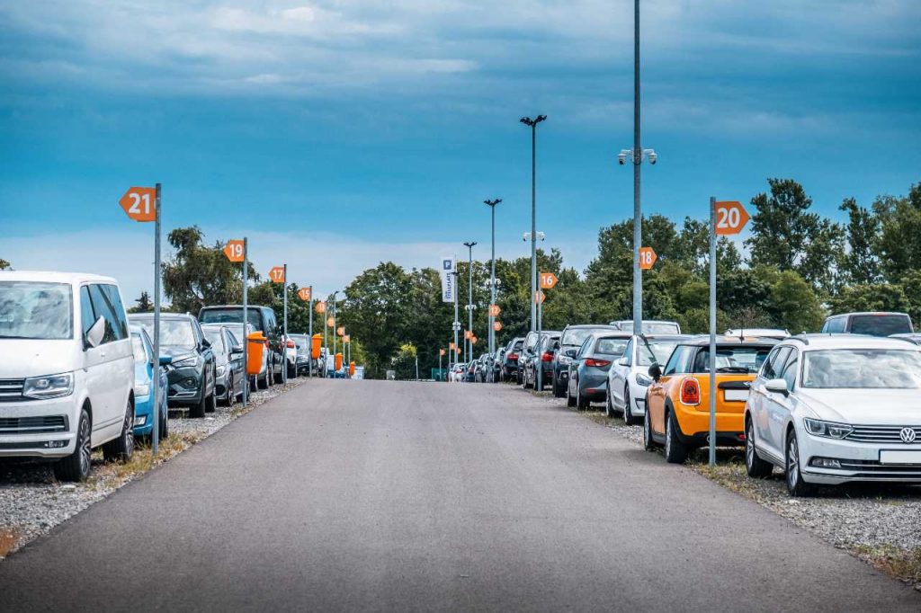 So geht Parken am Flughafen BER